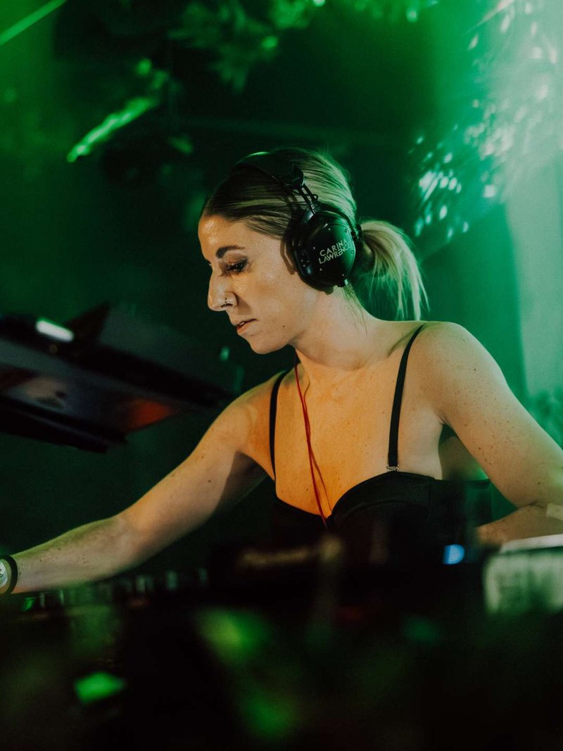 Carina Lawrence - After Dark at Aruba Beach Club