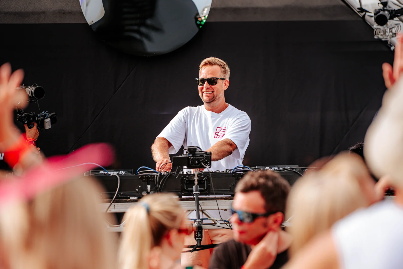 Jethro Watson performing on the terrace