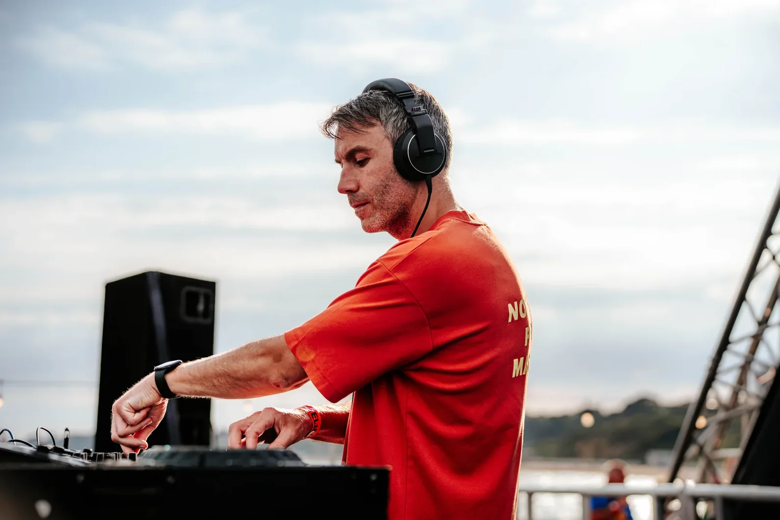 James Herkes closing set